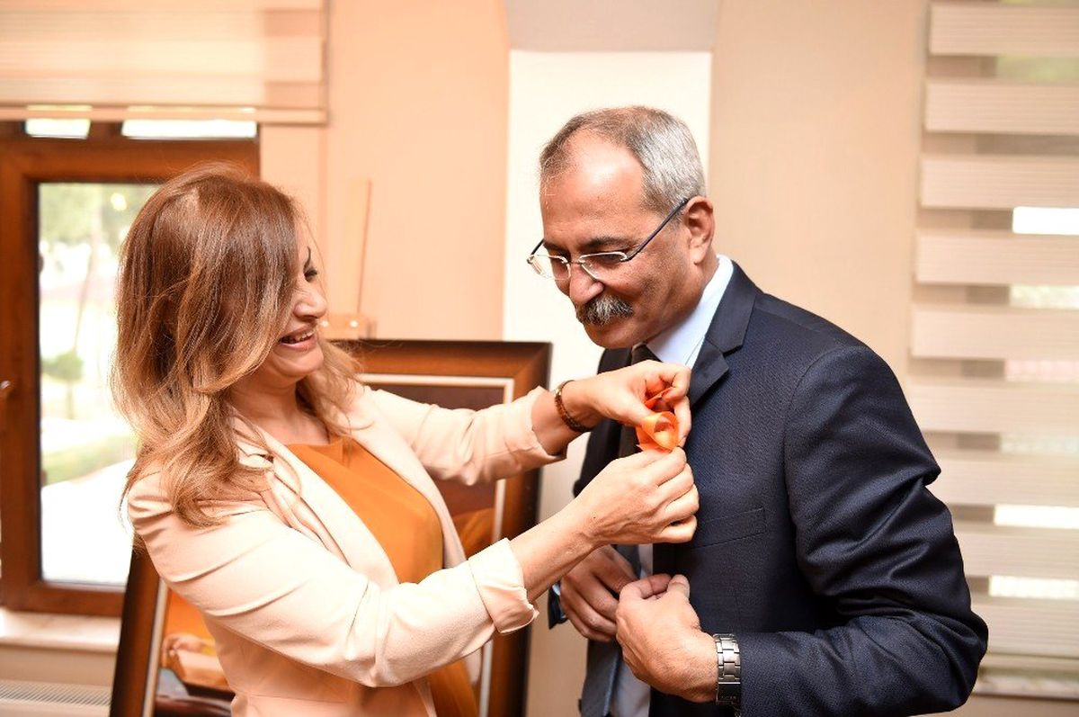 Tarsus Belediyesi, kadına şiddete karşı turuncuya büründü