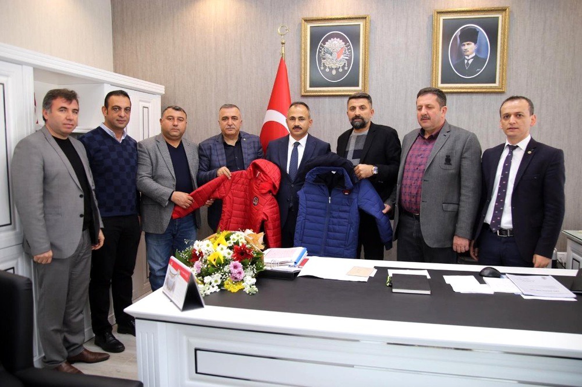 Tokat\'ta 808 öğrenciye kaban yardımı