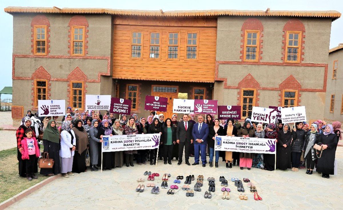 Tuşba Belediyesinden \'Kadına Yönelik Şiddete Karşı Mücadele\' paneli