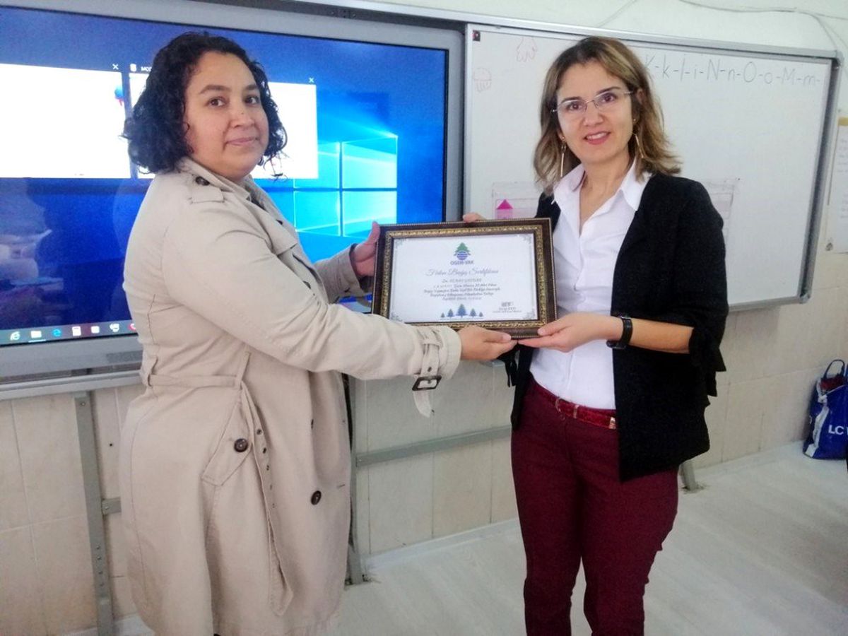 Velilerden Nuray öğretmene anlamlı hediye