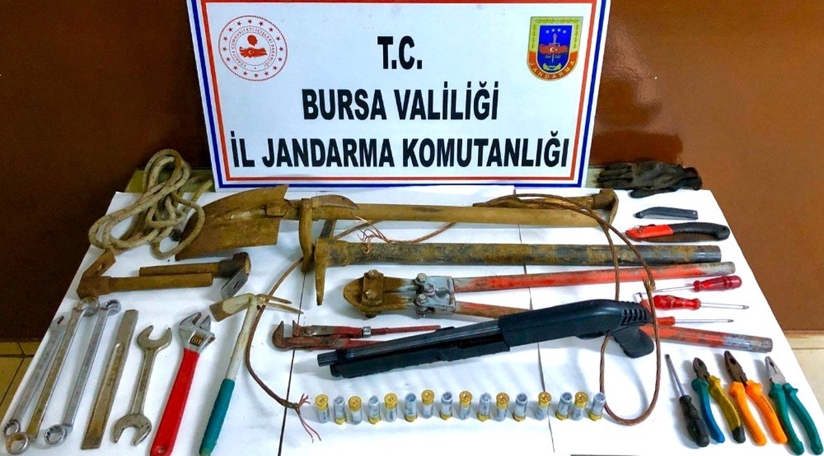 100 kilometrelik alanda yüzlerce güvenlik kamerası izlenerek yakalandılar