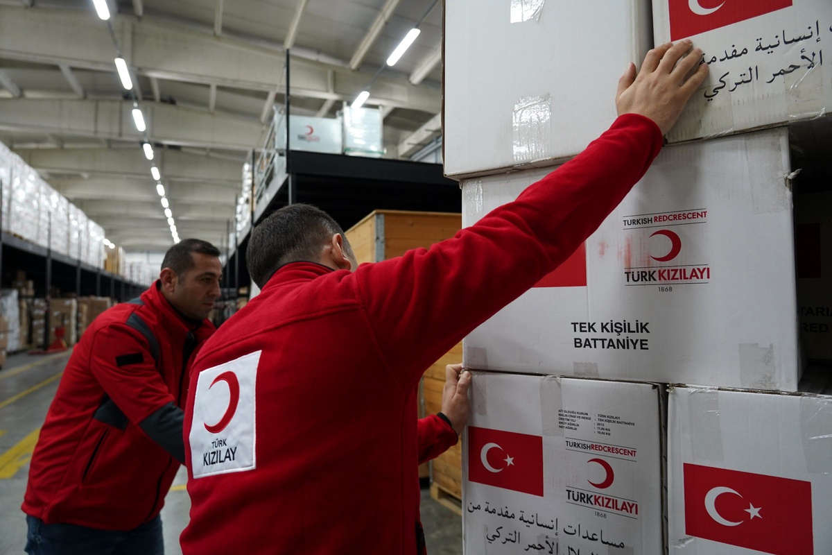 2 Tır Dolusu Yardım Türkiye\'den Yola Çıkıyor