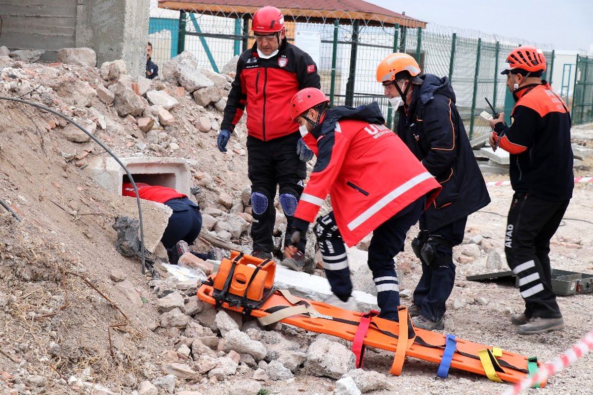 Aksaray\'da saha uzantılı masa başı tatbikat, gerçeği aratmadı