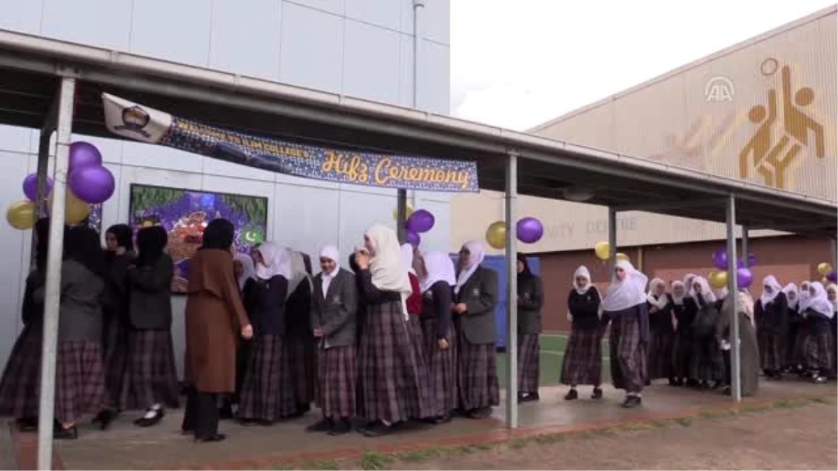 Avustralya\'daki Türk okulunda hafız kız öğrenciler taç giydi - MELBOURNE