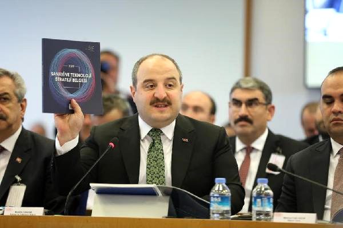 Bakan Varank: Savunma sanayi şirketlerimiz 5 yılda 7 milyar liralık sipariş aldı (2)