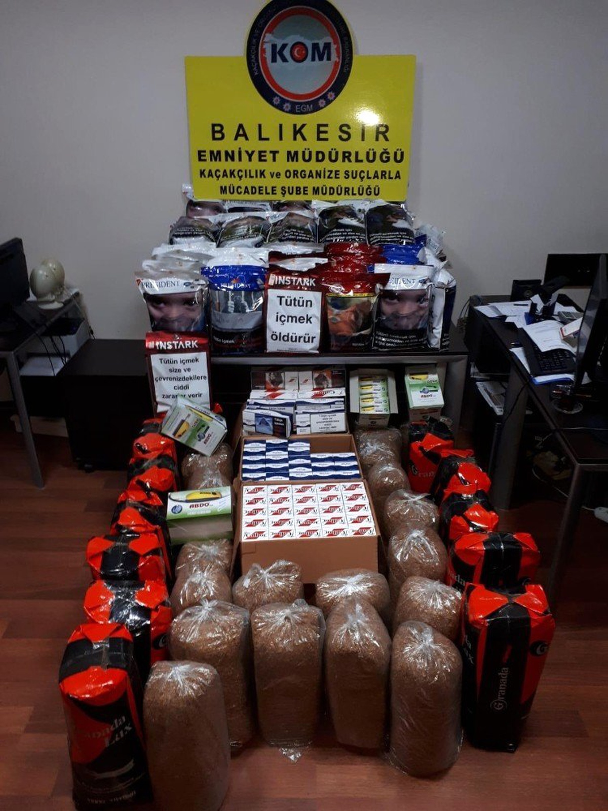 Balıkesir\'de polis 197 kilo kaçak tütün yakaladı
