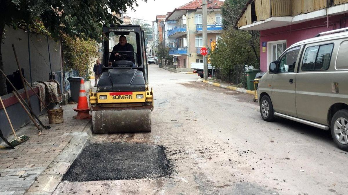Barbaros\'ta dört noktaya asfalt
