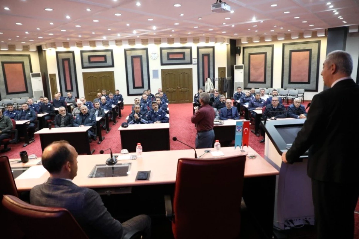 Başkan Dr. Mustafa Palancıoğlu, "Zabıta personeli bilgilendiriyor"