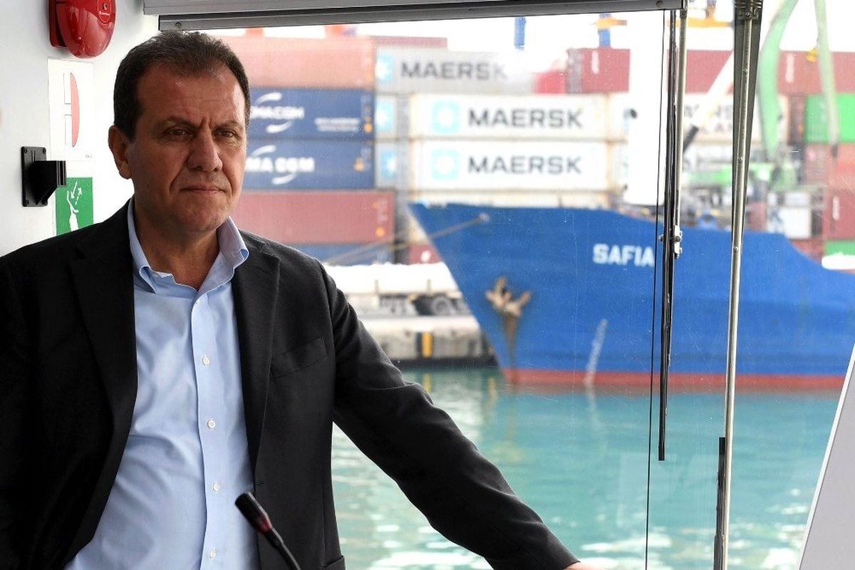 Başkan Seçer, Mersin Limanında incelemelerde bulundu