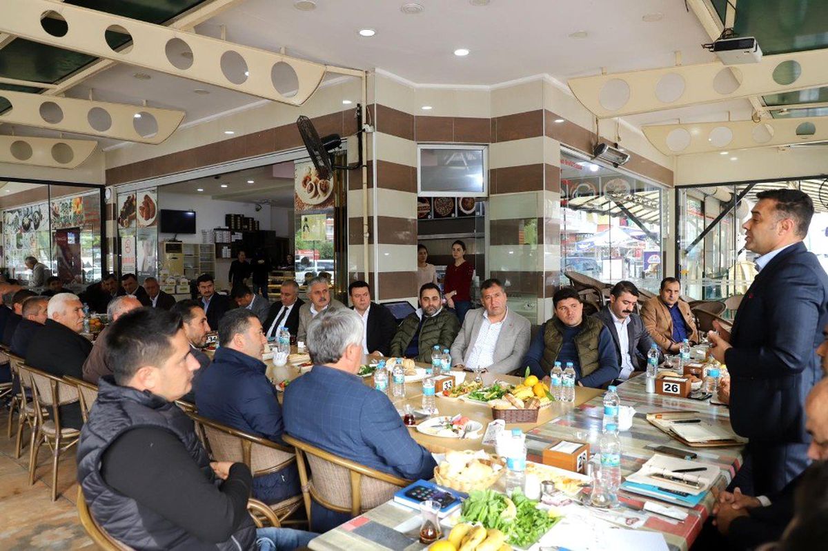 Başkan Yücel batı muhtarlarıyla buluştu