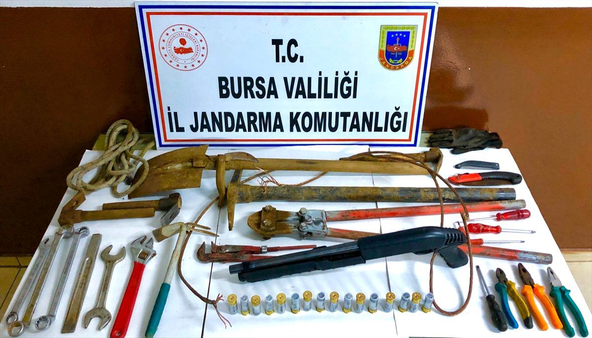Bursa\'da "hırsızlık çetesi" şüphelileri yakalandı