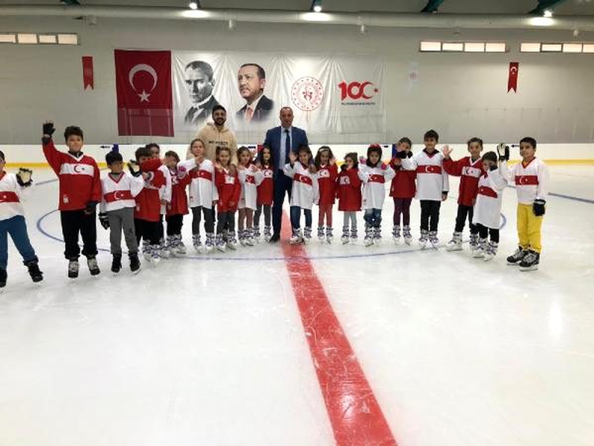 Buz Hokeyi U8 Gelişim Kampı tamamlandı