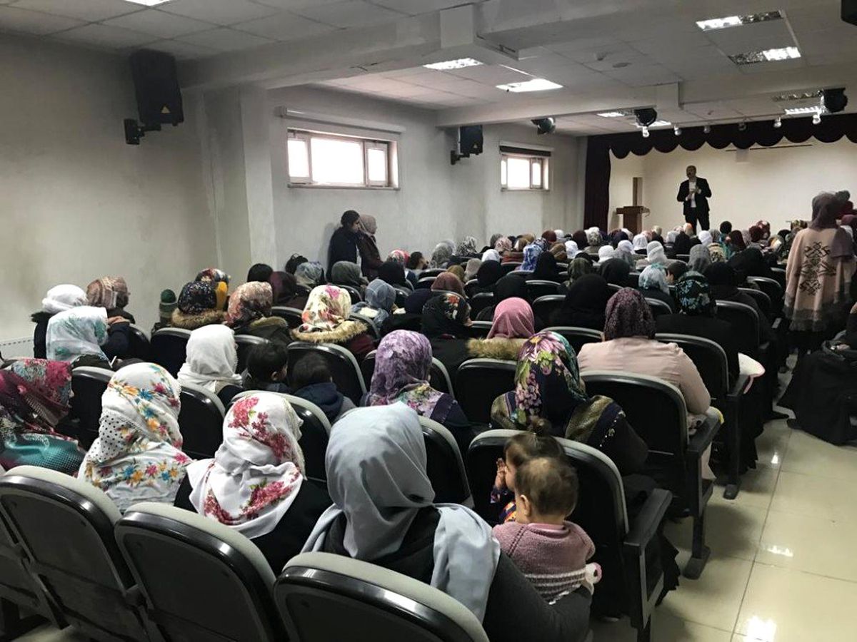 Çaldıran\'da \'25 Kasım Kadına Yönelik Şiddetle Mücadele Günü\' semineri