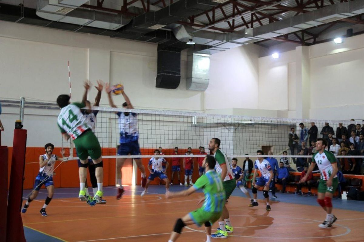 Cizre Belediyesi voleybolda başarıdan başarıya koşuyor