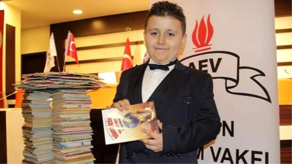 Dört ayda 1053 kitap okuyan 8 yaşındaki Mahir Atabey, Guinness Rekorlar Kitabı\'nda