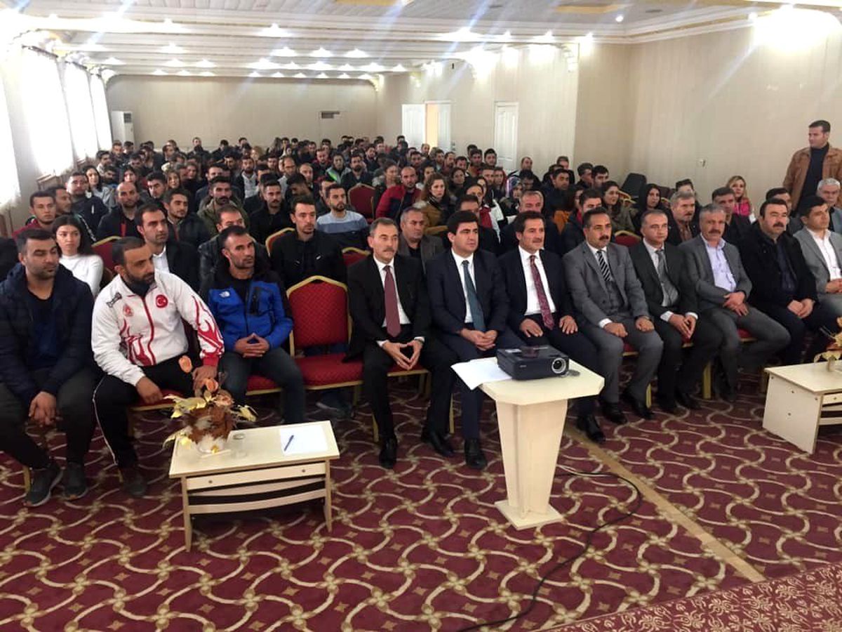 Erciş\'te okul sporları toplantısı