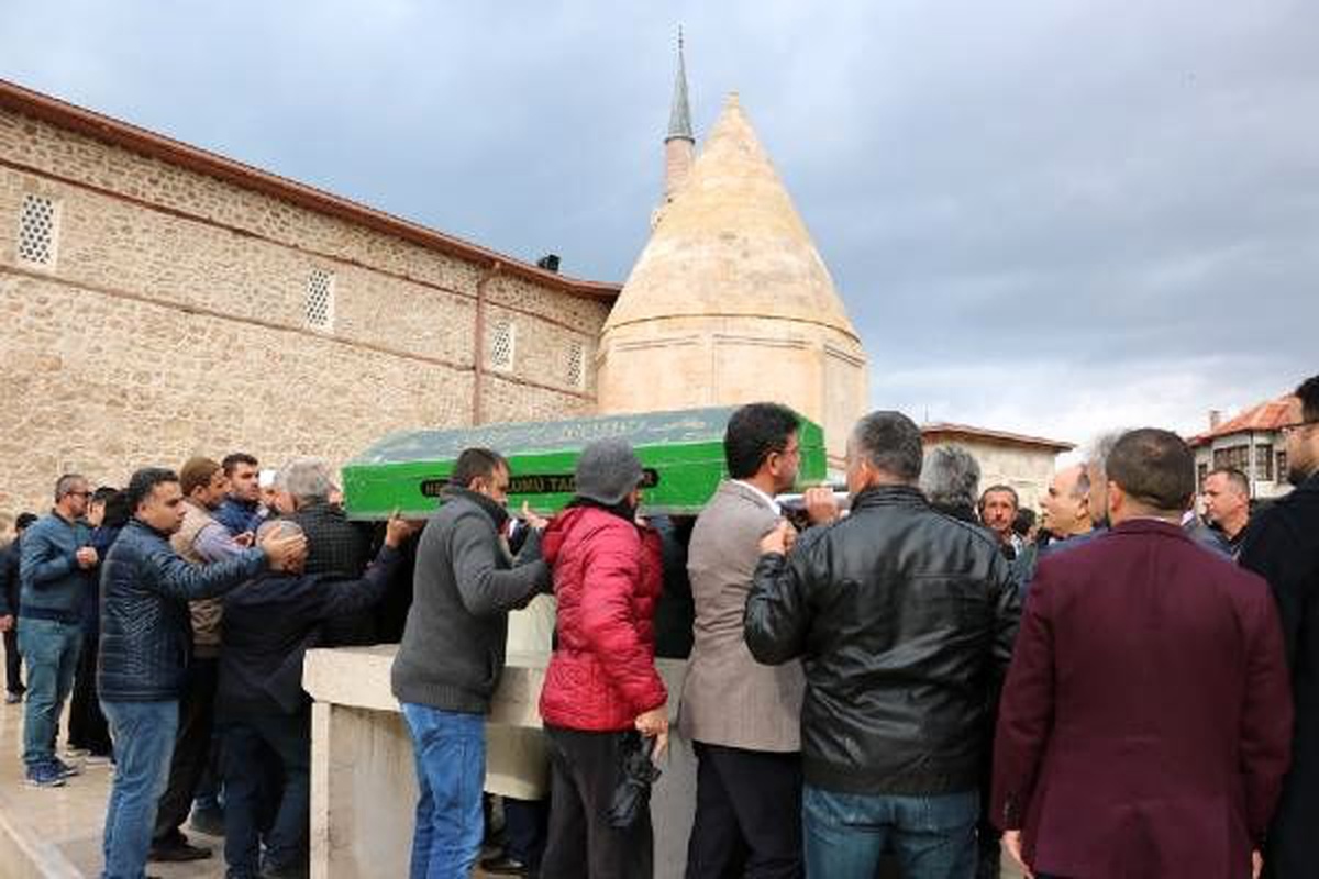 Gündüz Öğretmenler Günü\'nü kutladı, gece kalp krizinden öldü