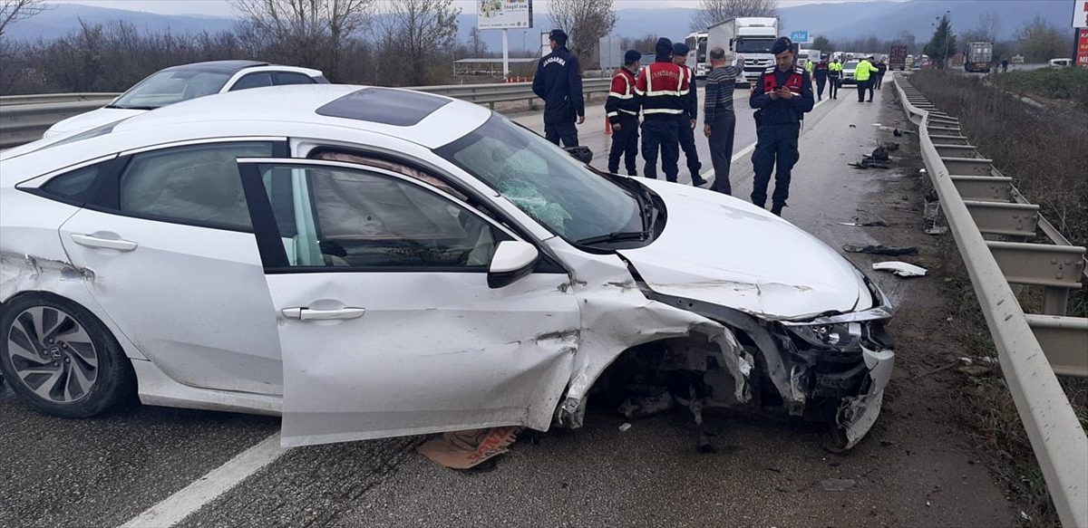 İnegöl\'de trafik kazaları: 8 yaralı