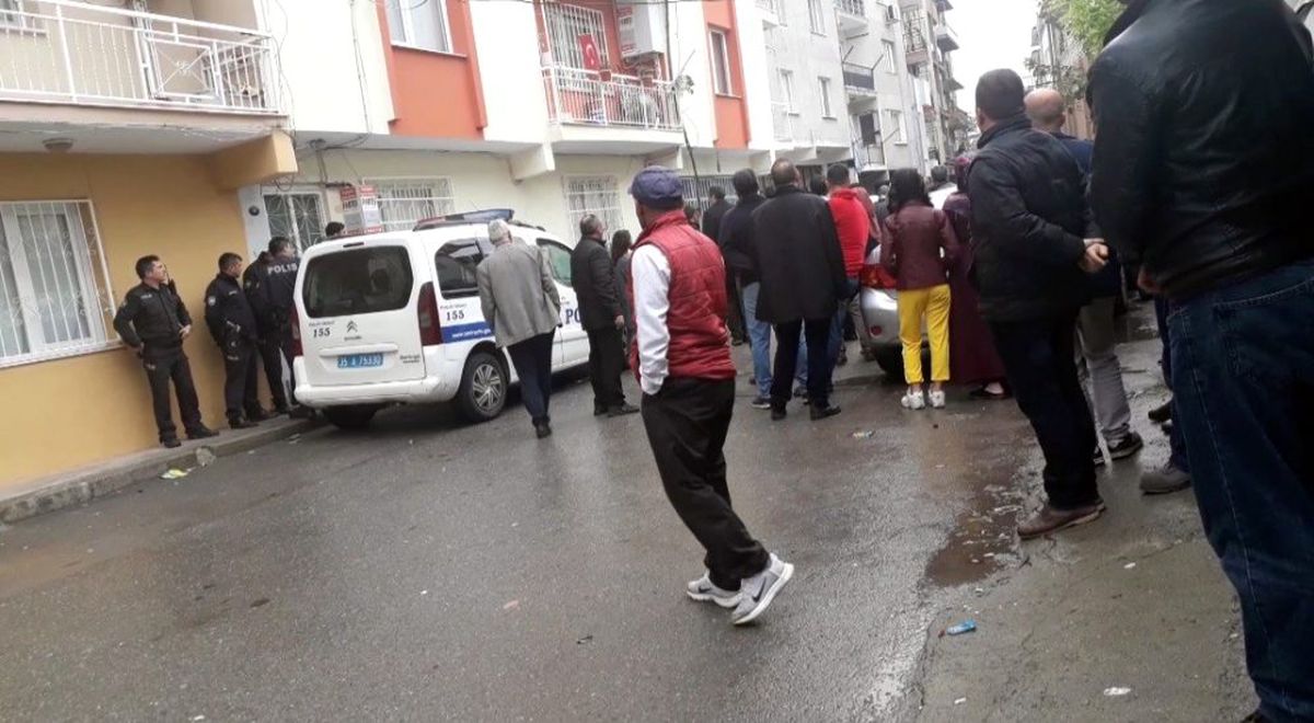 İzmir\'de korkunç olay: Daha sonra polise teslim oldu