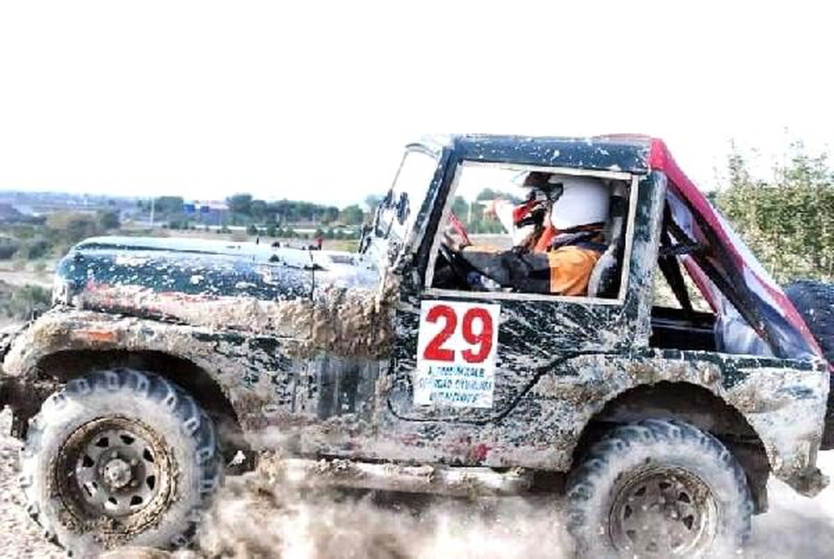 İzmir\'deki tek kadın off-road pilotu: Takla atıyorum ama pes etmiyorum