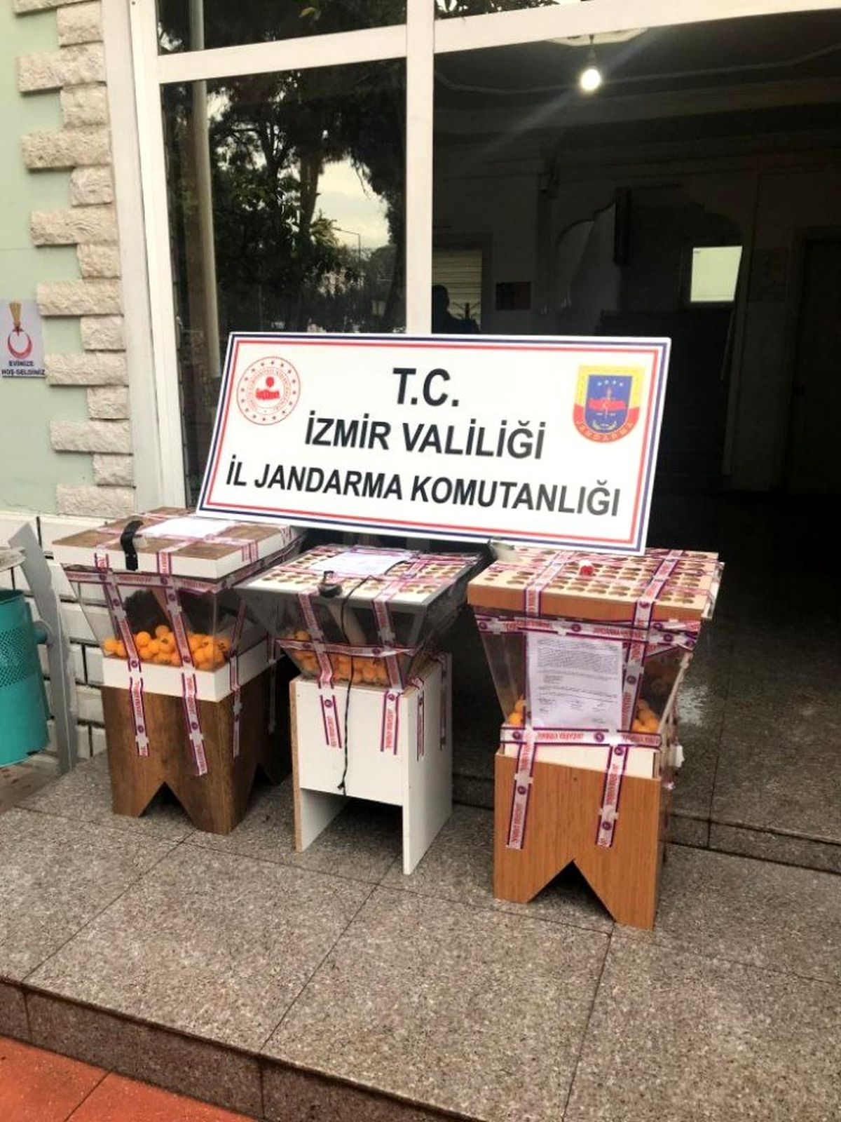 Jandarma 99 kişiyi kumar oynarken suçüstü yakaladı