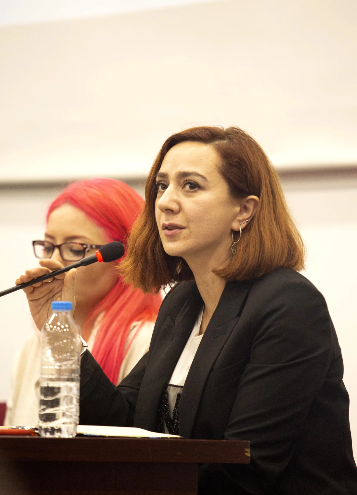 Kadir Has Üniversitesi\'nde kadına yönelik şiddetle mücadele paneli düzenlendi
