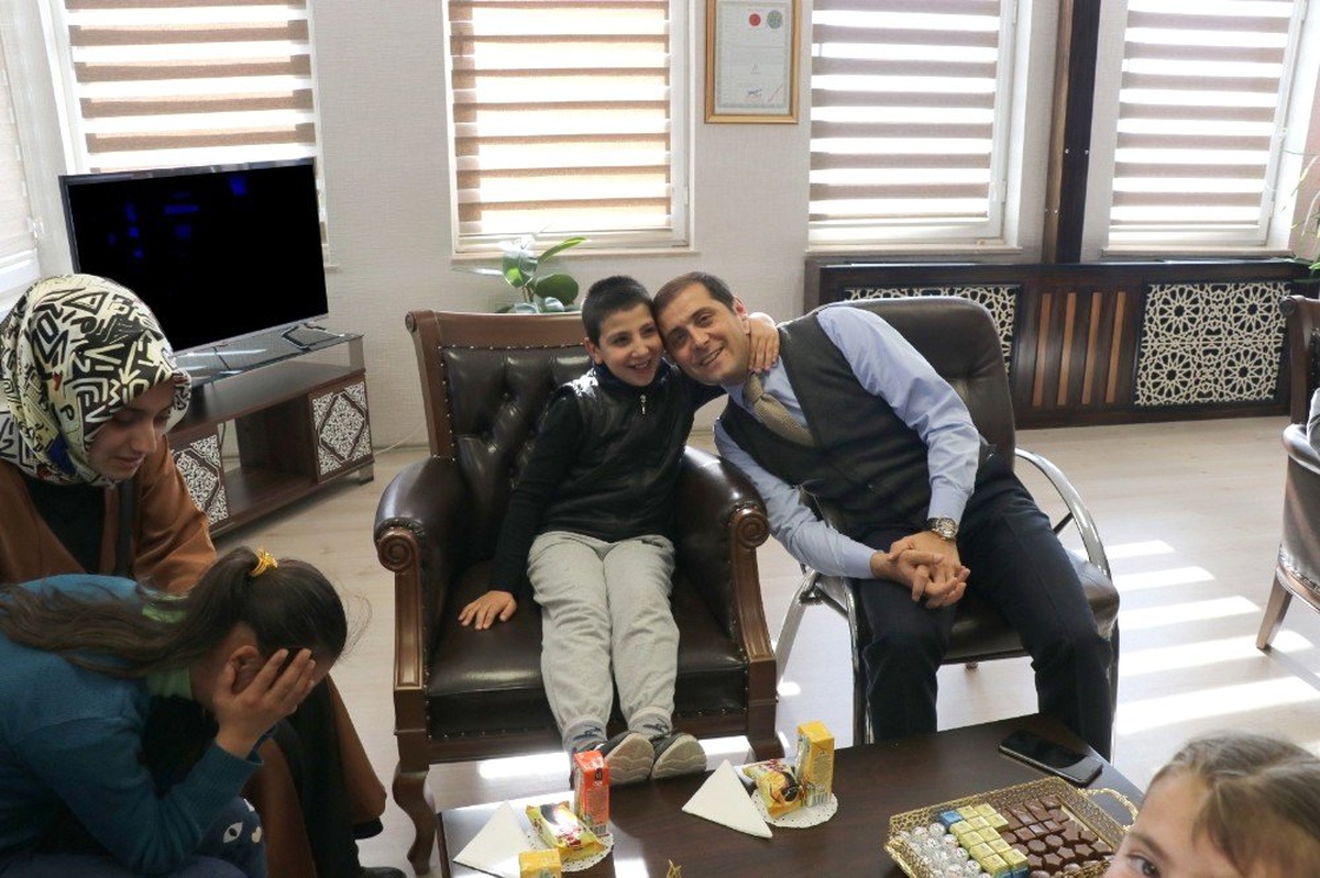 Kaymakam Erat, özel öğrencileri makamında ağırladı