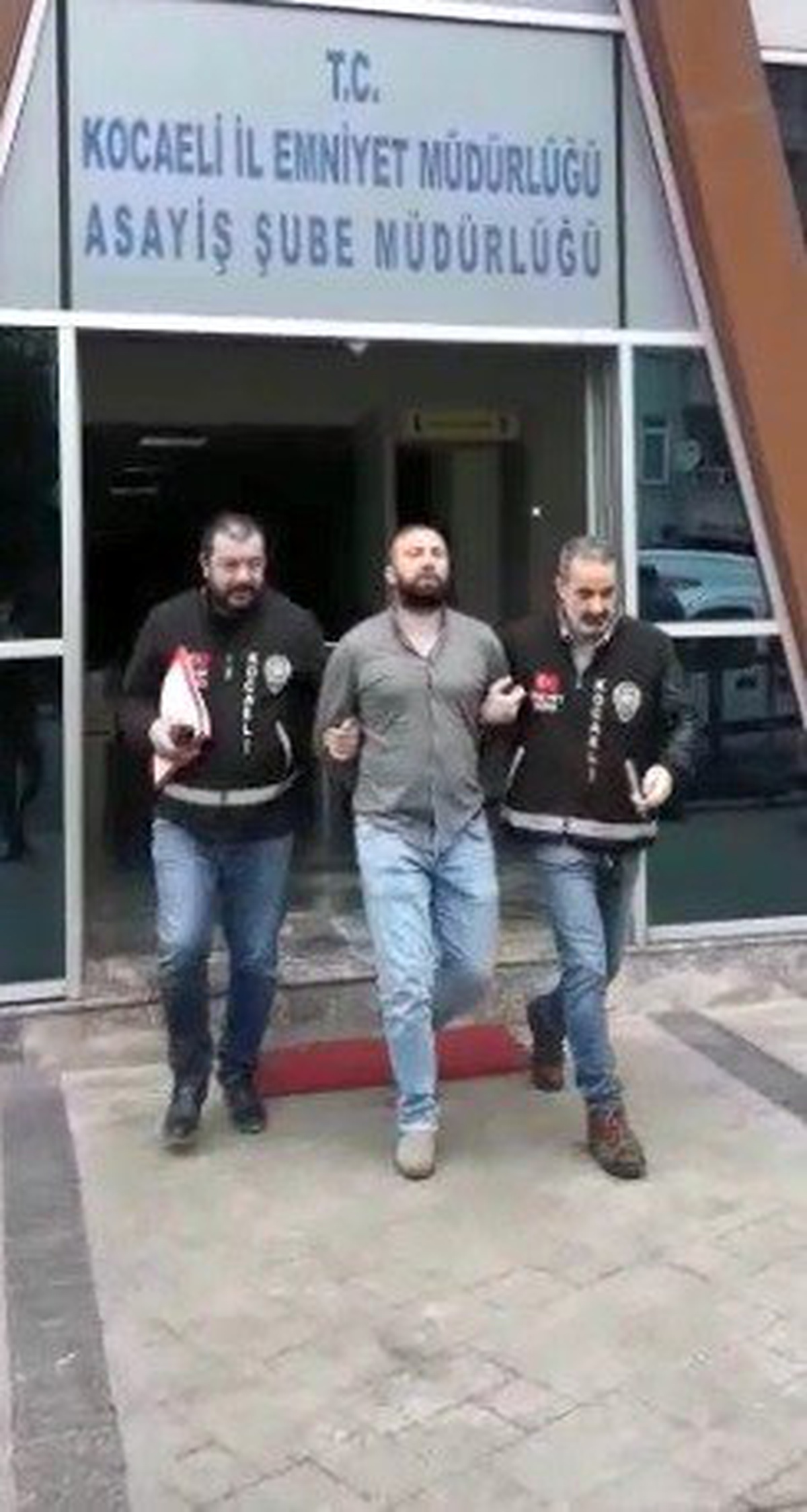 Kocaeli\'de tartıştığı kişiyi silahla yaralayan şahıs yakalandı