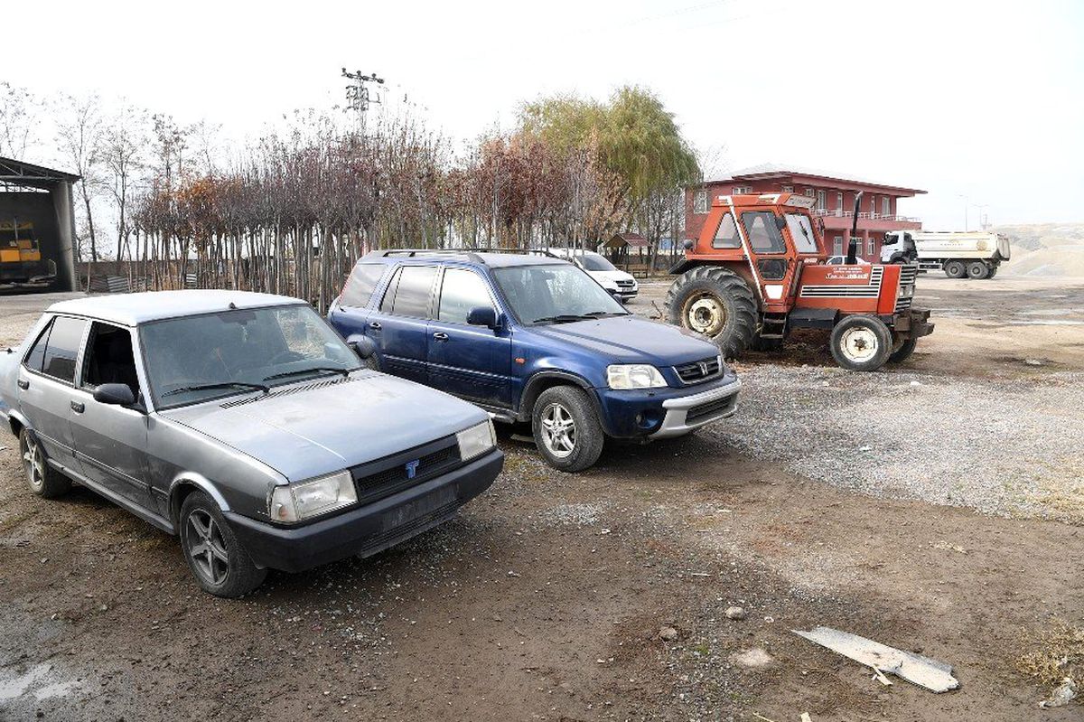 Muş Belediyesinin eski araçları satışa çıkarılıyor