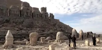 Nemrut Dağı'nda turist yoğunluğu