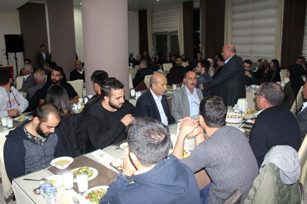 Öğretmenler onuruna yemek düzenlendi