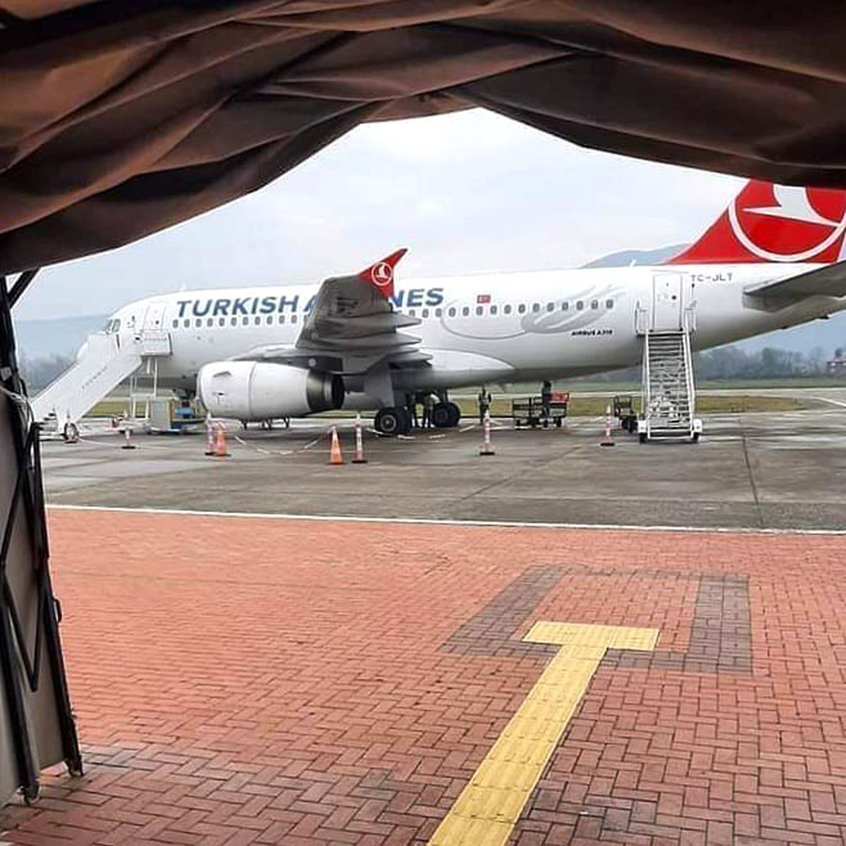 THY uçağının lastiğindeki arıza uçuşu iptal ettirdi