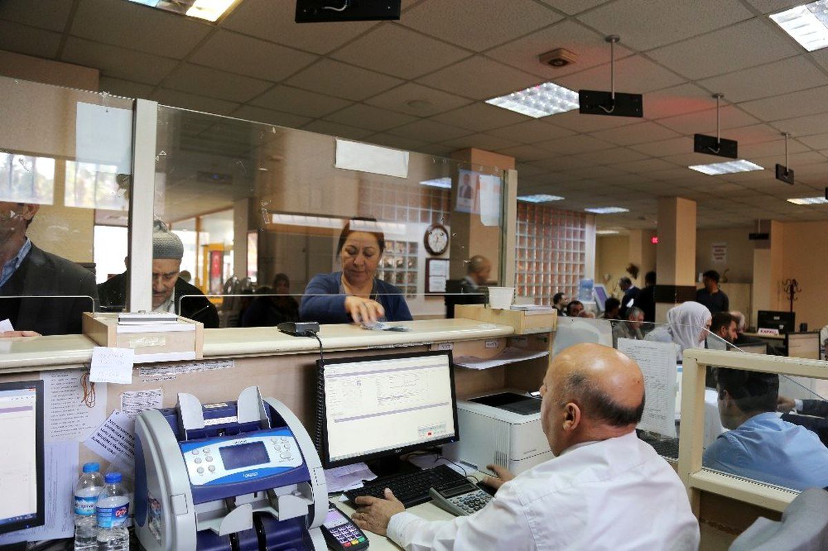 Toroslar\'da vergi ödemesi için hafta sonu mesaisi