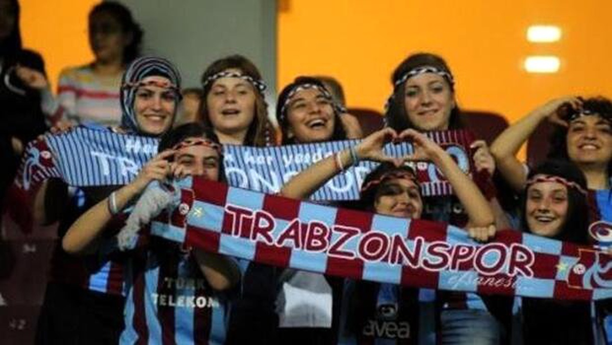 Tribünde en çok kadın taraftar Trabzonspor\'da