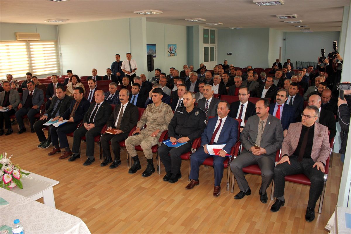 Vali Varol muhtarlarla buluştu