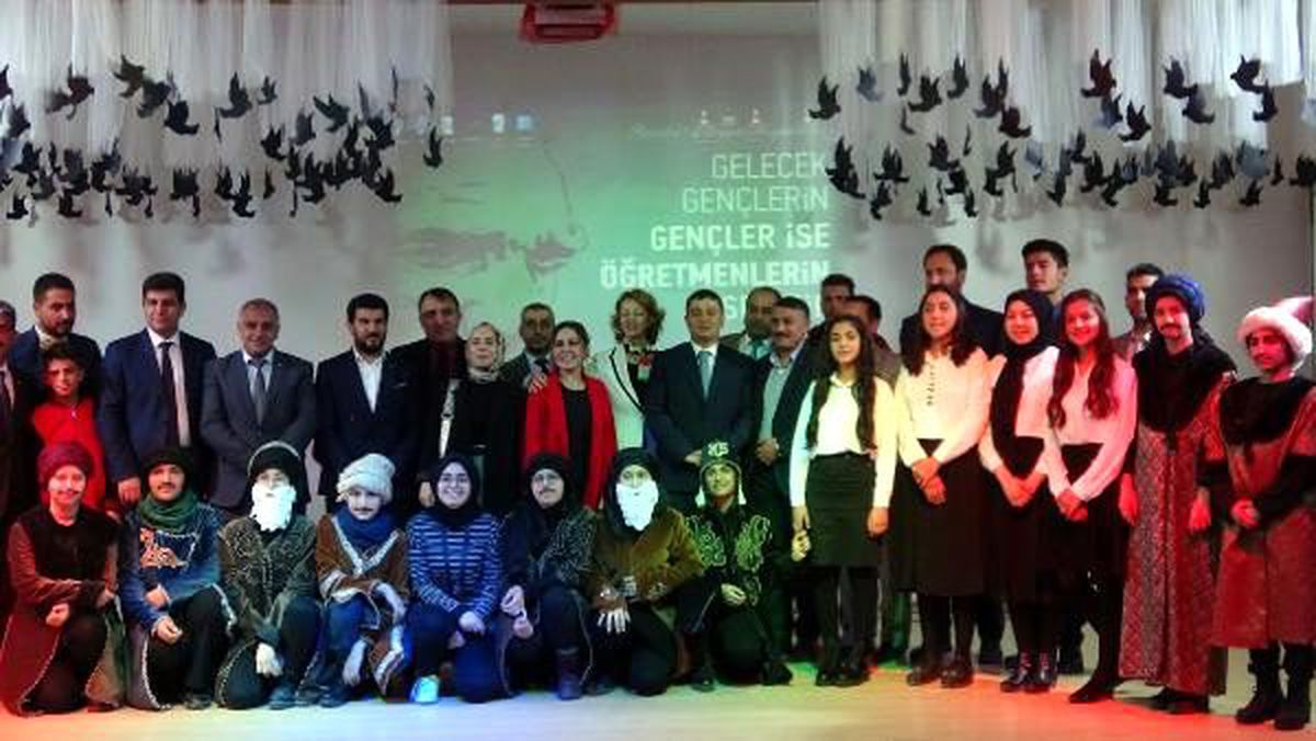 Van\'da deprem şehidi öğretmenlerden geriye kalan mektup ağlattı