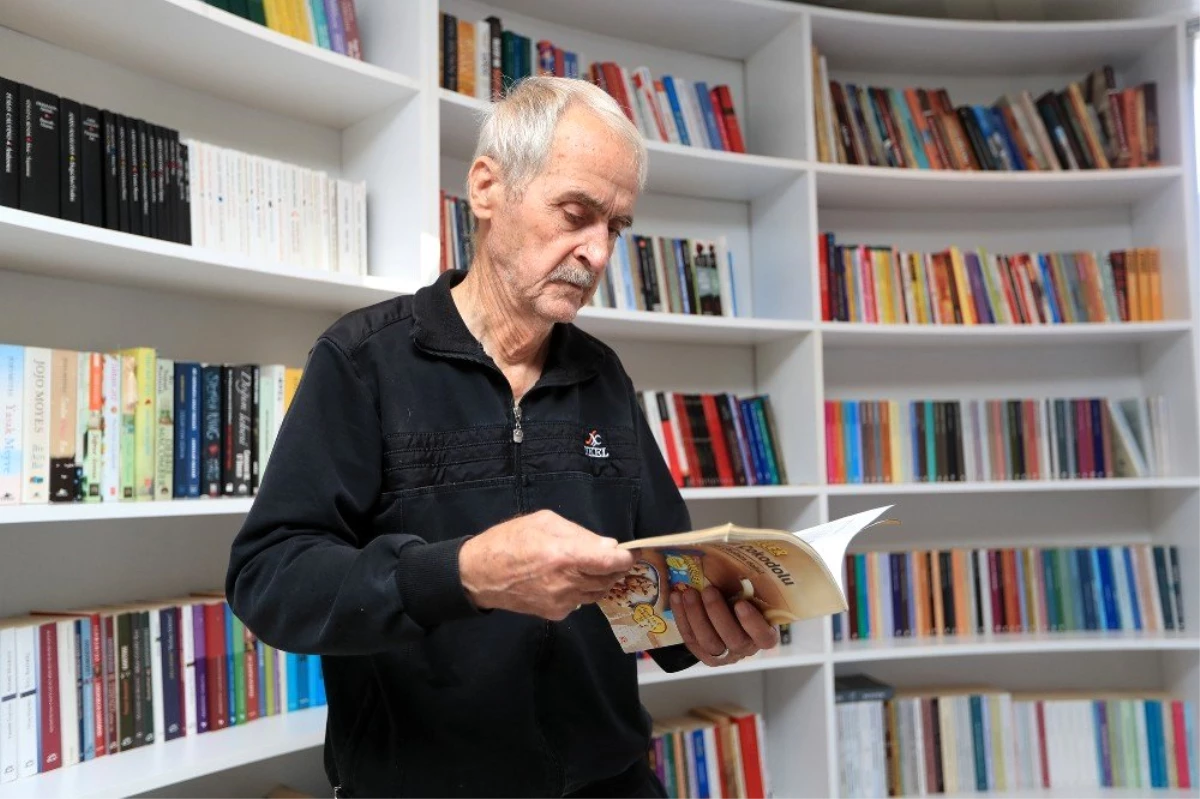 79 yaşındaki adam 11 ayda 72 kitap okudu