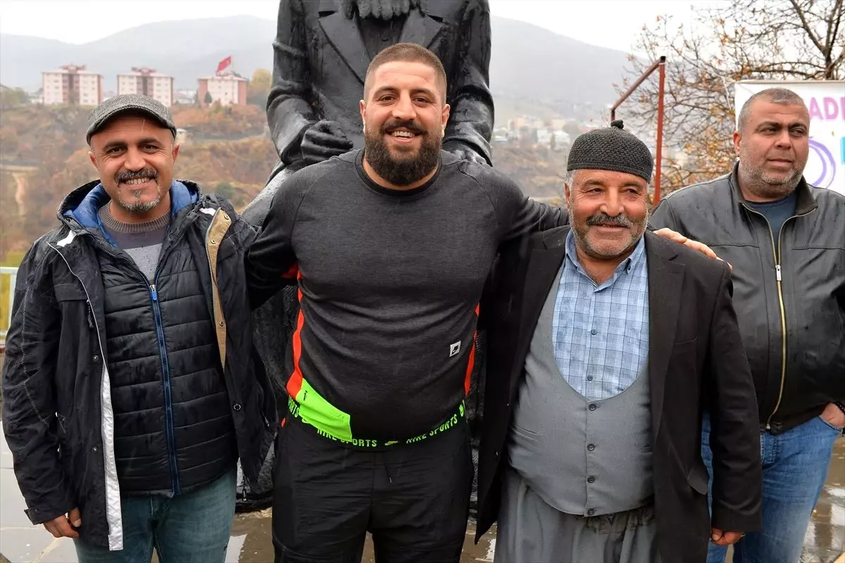 Ağır sıklet boks şampiyonu Umut Camkıran memleketi Tunceli\'de