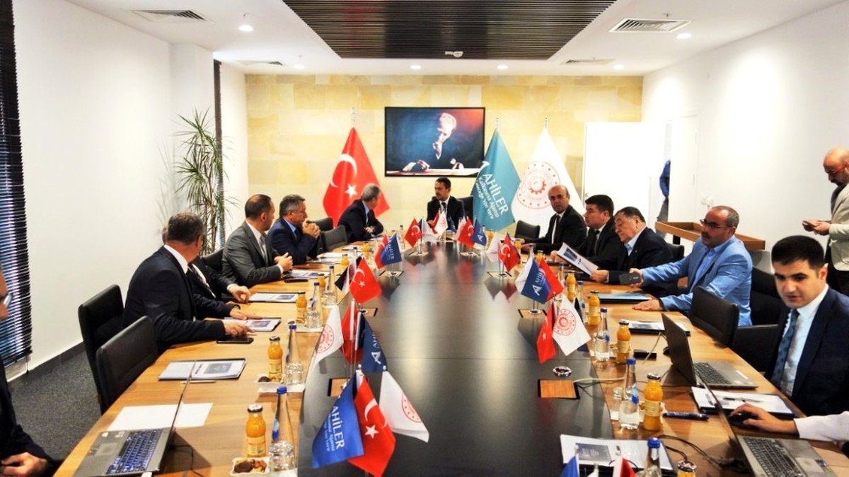 AHİKA Kasım ayı yönetim kurulu toplantısı Nevşehir\'de yapıldı