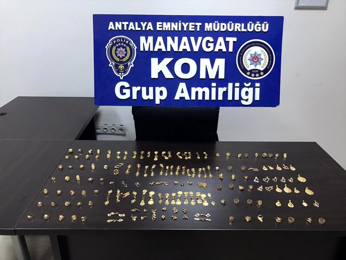 Antalya\'da gümrük kaçağı ziynet eşyaları ele geçirildi