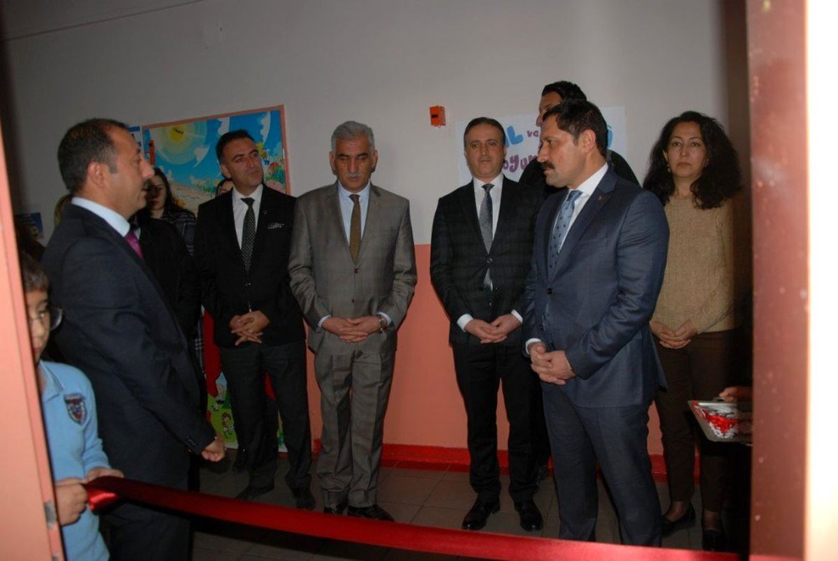 Ardahan\'da "Zeka Dünyamı Keşfediyorum" projesi çerçevesinde zeka oyunları sınıfı açıldı