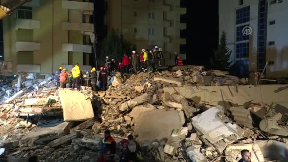 Arnavutluk\'taki depremde enkaz altında kalanları kurtarma çalışmaları sürüyor