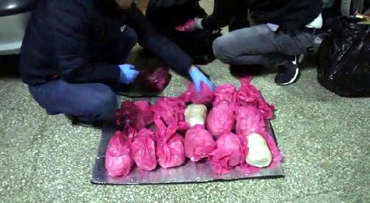Astsubayın bulunduğu otomobilde 21 kilo eroin ele geçirildi
