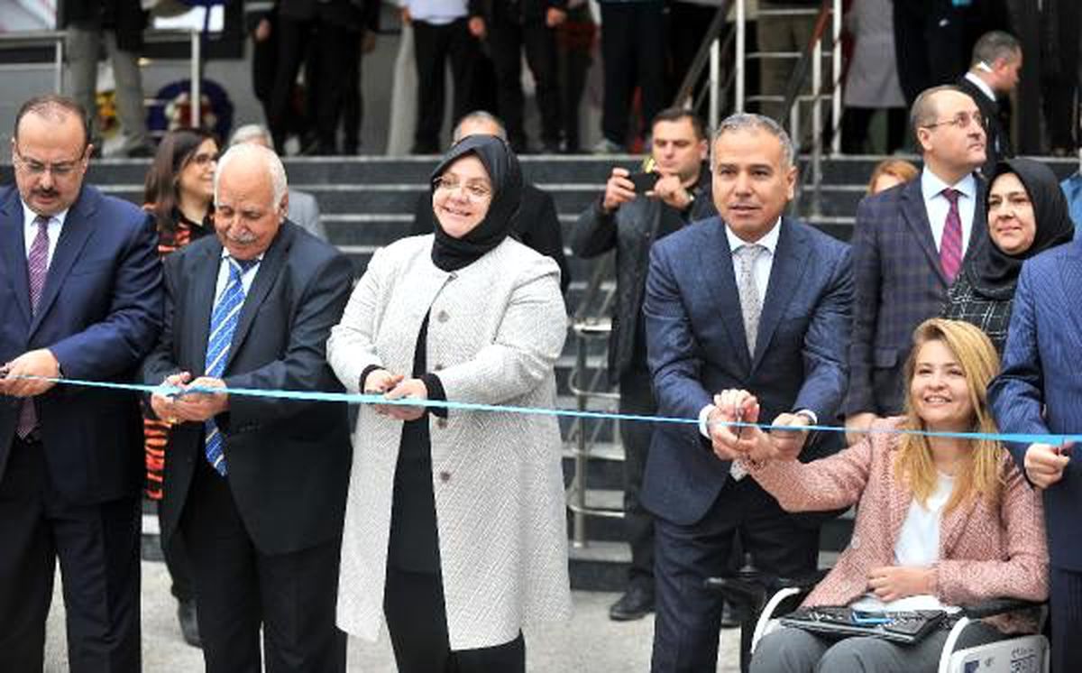 Bakan Selçuk: 27 bini aşkın engellimize hizmet sunmanın gururunu yaşıyoruz (2)