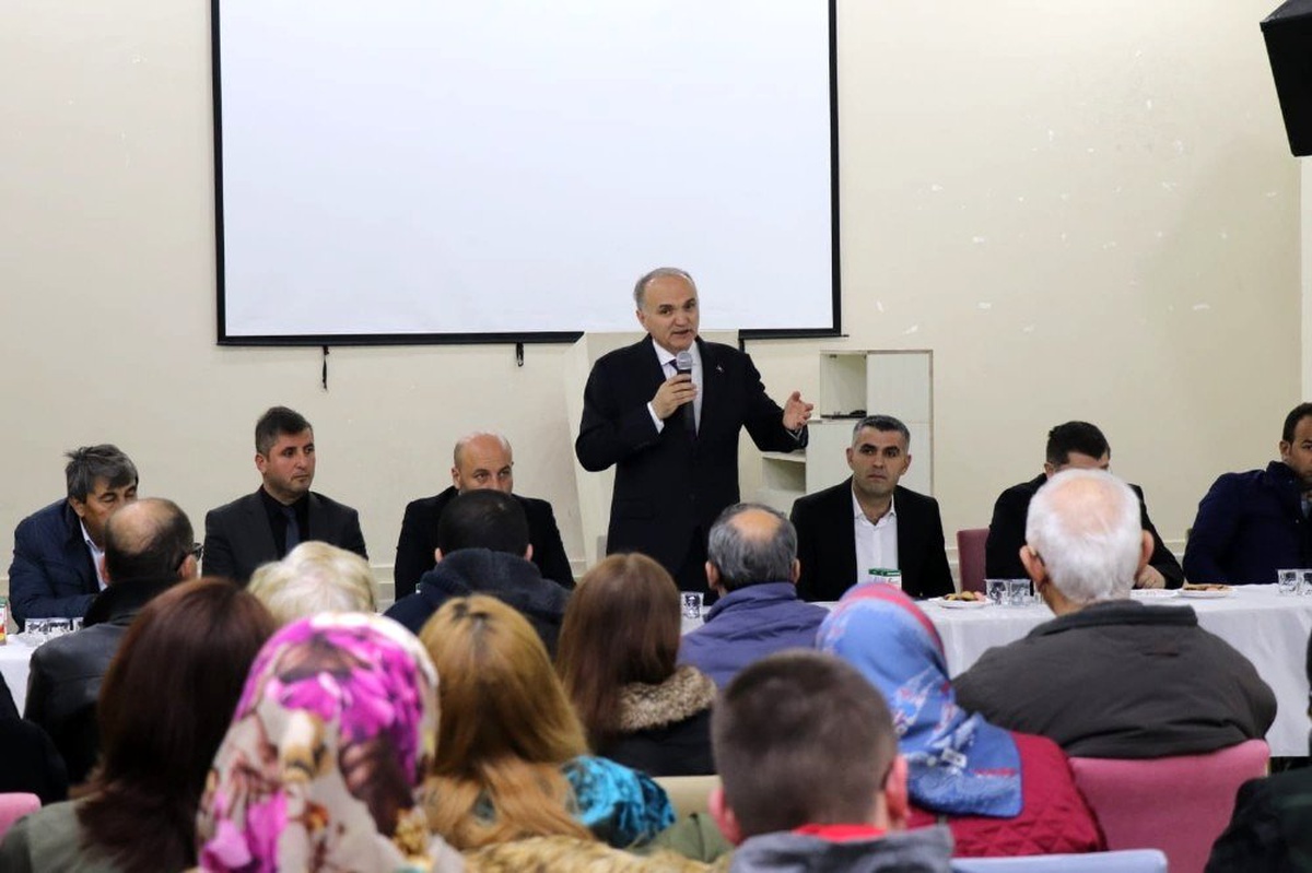 Başkan Özlü, mahalle mahalle geziyor
