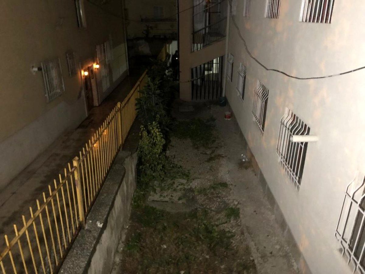 Başkent\'te cinnet getiren genç balkondan düştü