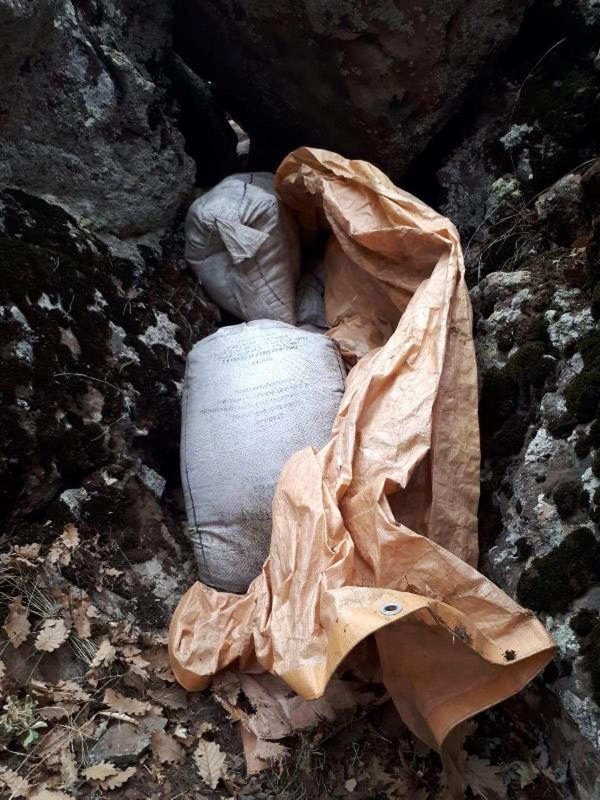 Bingöl\'de PKK\'ya ait 450 kilo \'amonyum nitrat\' ele geçirildi