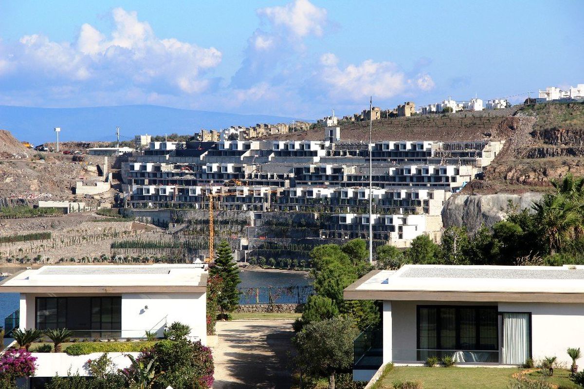 Bodrum\'da 3 ayda 11 otel, 2 bin 100 villa ve rezidans yıkıldı