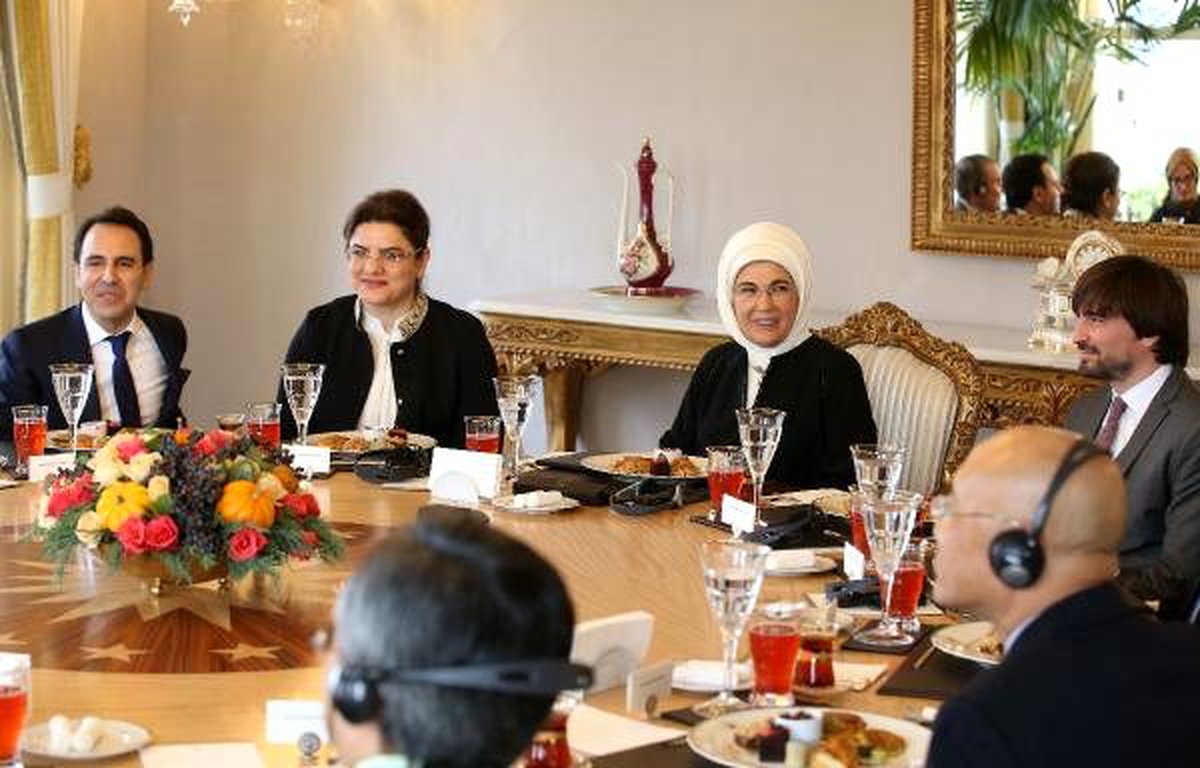 Çocuk doktorları, Emine Erdoğan\'ı ziyaret etti