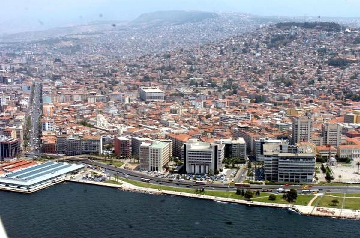 Ege Denizi\'nde 5.9 büyüklüğünde deprem